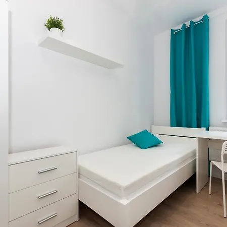 Oliwa - Msciwoja Ii 50, Do Morza 1,9km, 750m Skm Oliwa, 1,1km Park Oliwski Gdansk