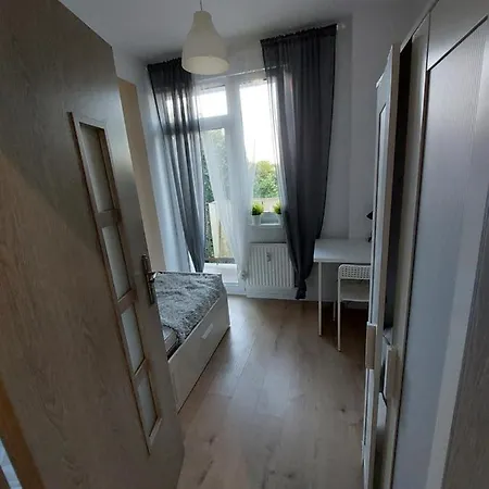 Oliwa - Msciwoja Ii 50, Do Morza 1,9km, 750m Skm Oliwa, 1,1km Park Oliwski Homestay