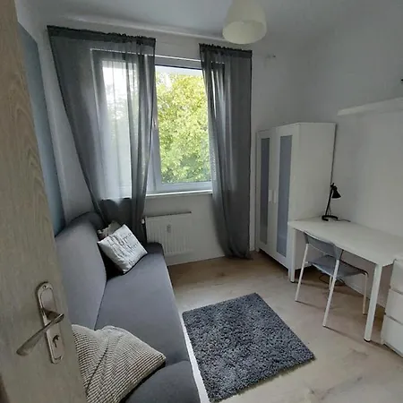 Homestay Oliwa - Msciwoja Ii 50, Do Morza 1,9km, 750m Skm Oliwa, 1,1km Park Oliwski *