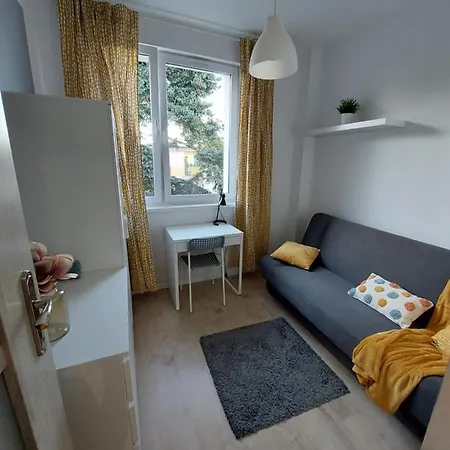 Homestay Oliwa - Msciwoja Ii 50, Do Morza 1,9km, 750m Skm Oliwa, 1,1km Park Oliwski *